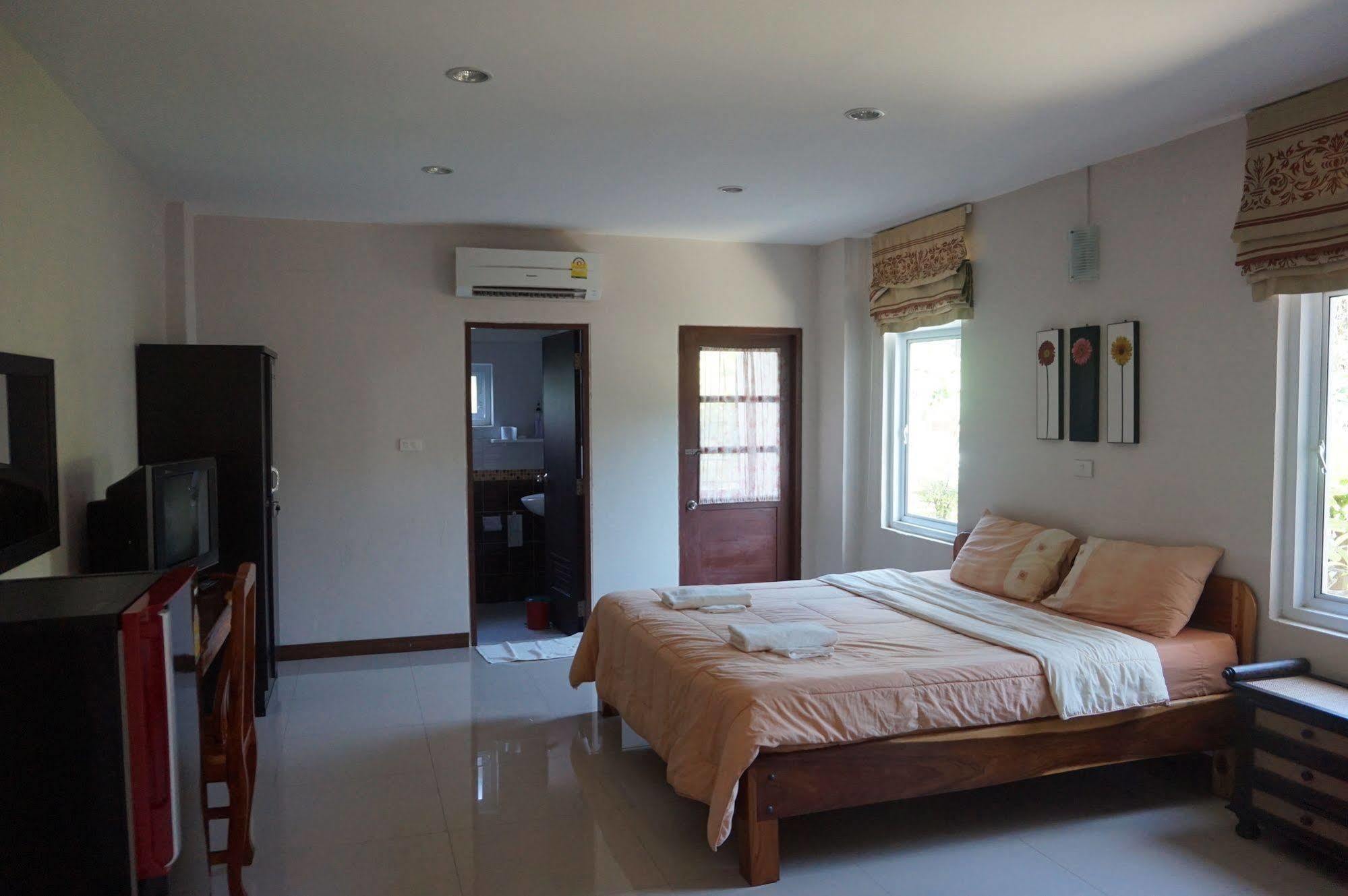Klang Muang River Home ペッチャブーン エクステリア 写真
