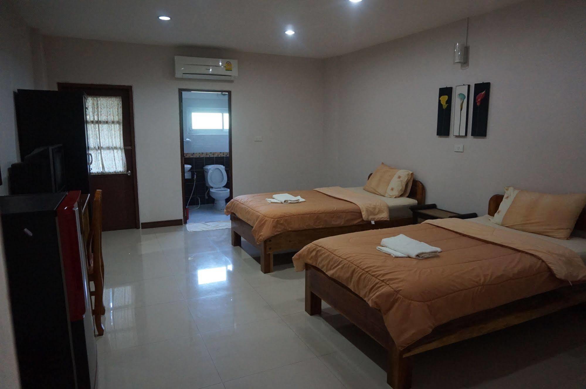 Klang Muang River Home ペッチャブーン エクステリア 写真